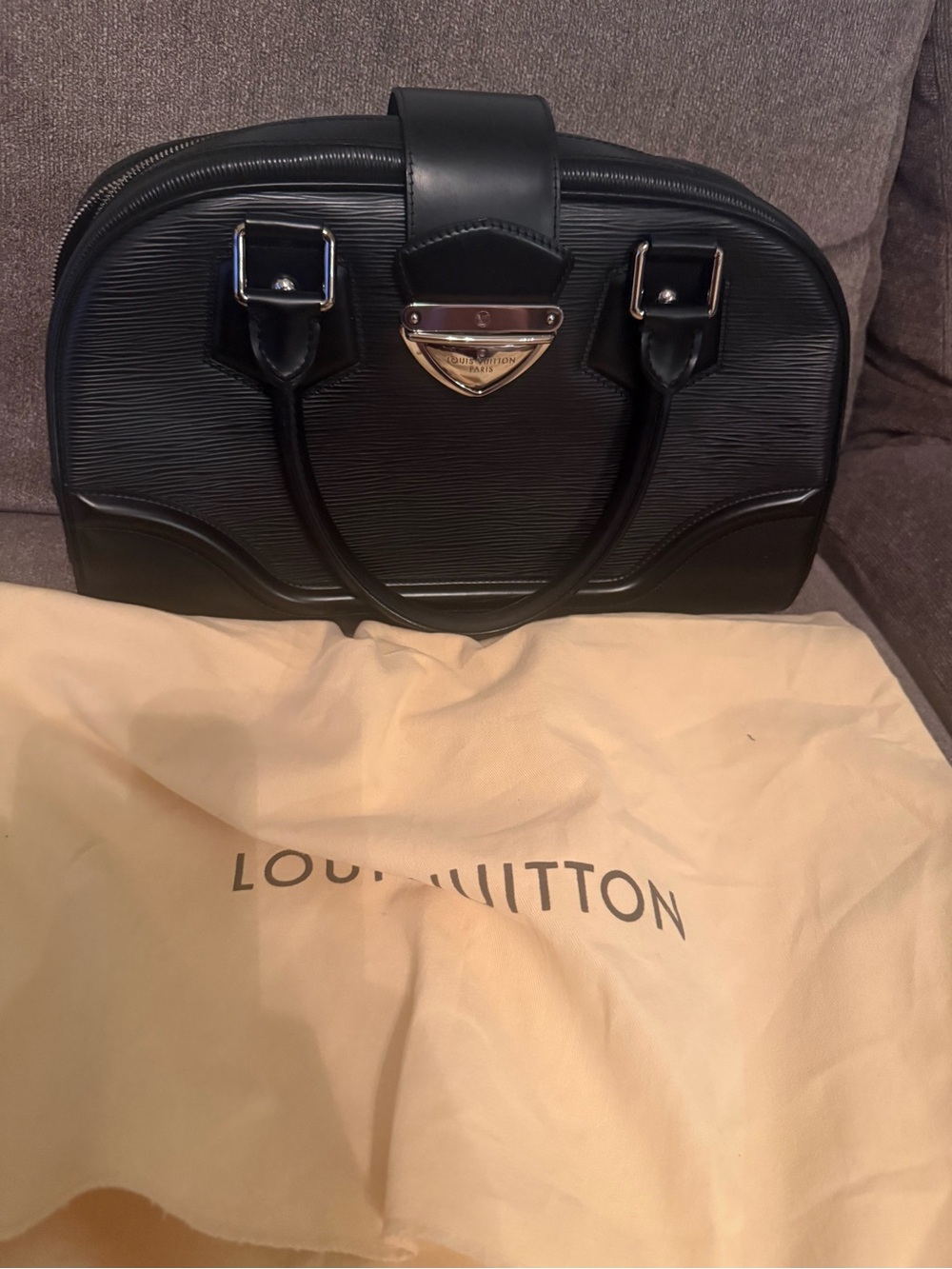 Louis Vuitton Montaigne Bowler GM- Black Epi Handbag